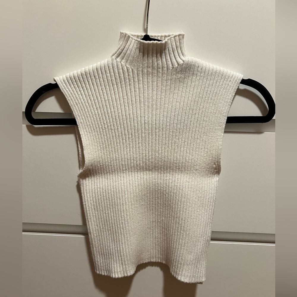Clearance❗️ White Turtleneck Sleveless Top by Zara  Size S